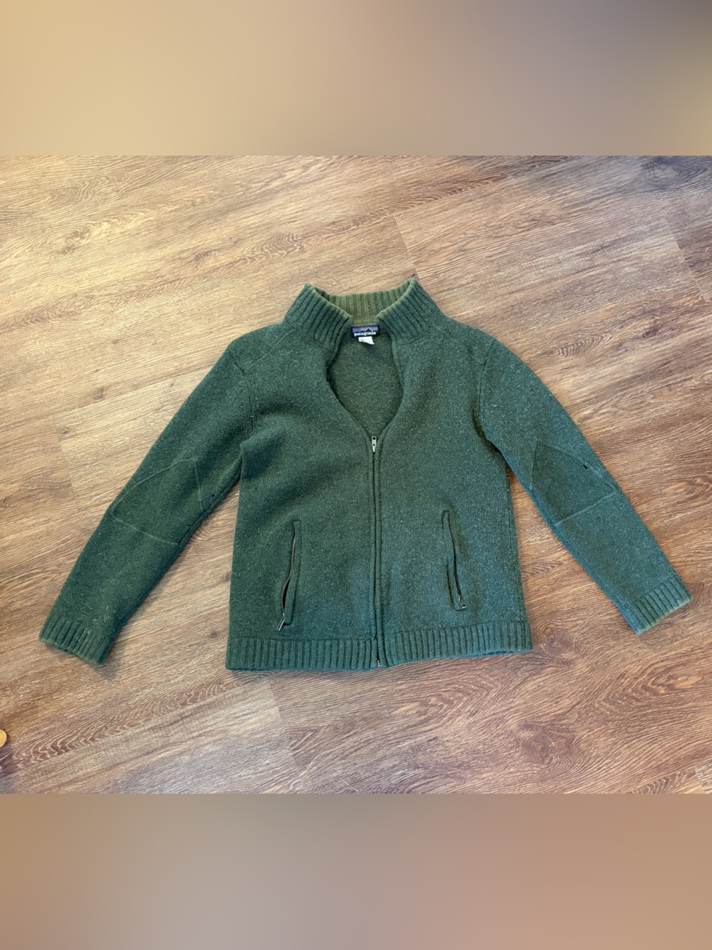 Vintage Patagonia 100% Lambswool “Lowland” Full Zip Cardigan Sweater Size Large